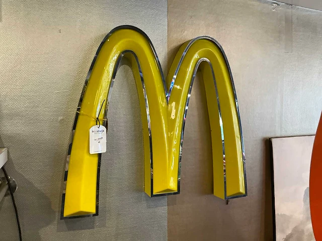 Golden arche mcdonalds reclame - afbeelding 1 van  5
