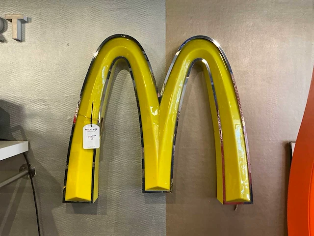 Golden arche mcdonalds reclame - afbeelding 2 van  5