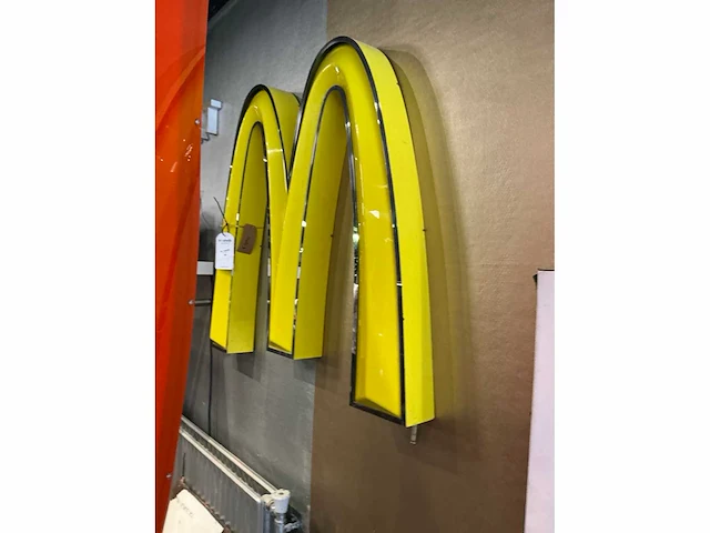 Golden arche mcdonalds reclame - afbeelding 3 van  5