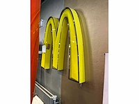Golden arche mcdonalds reclame - afbeelding 3 van  5