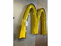 Golden arche mcdonalds reclame - afbeelding 5 van  5