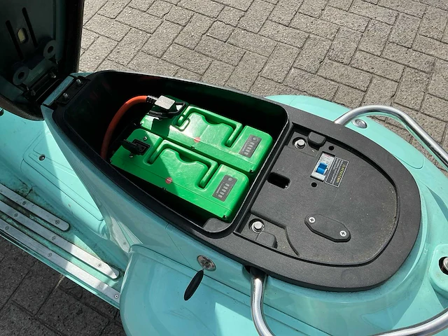 Golden lion l1e-b electrische scooter - afbeelding 7 van  17