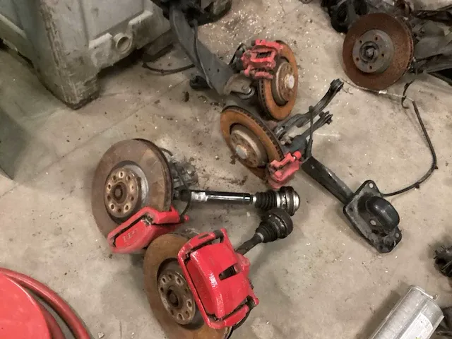Golf gti remmen set - afbeelding 1 van  5