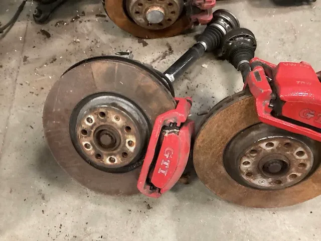 Golf gti remmen set - afbeelding 3 van  5