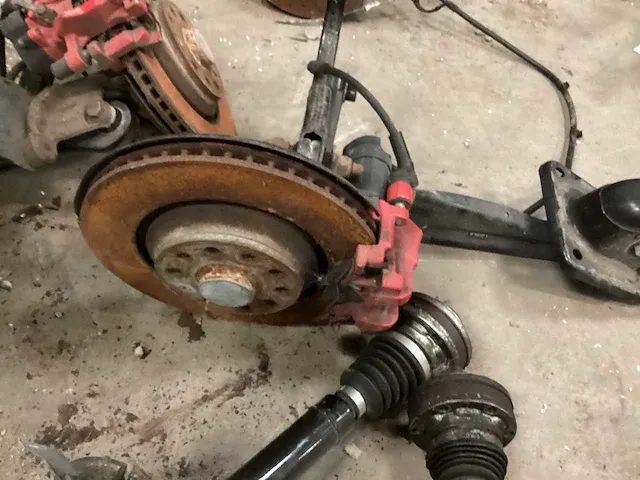 Golf gti remmen set - afbeelding 4 van  5