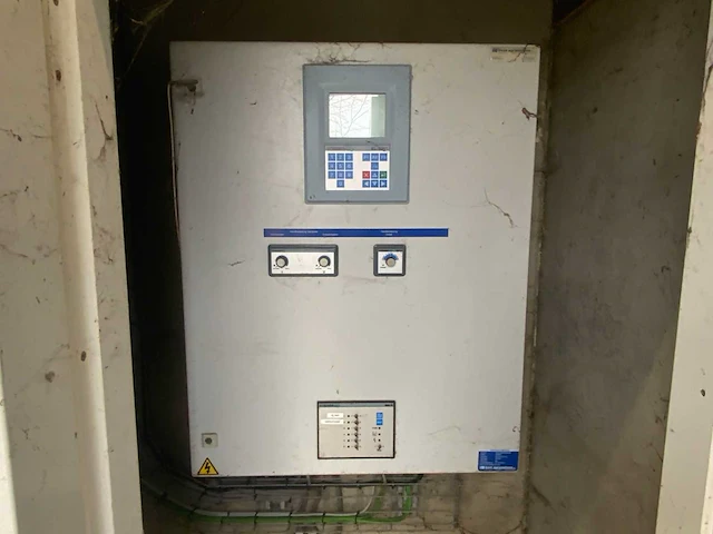 Golfplaat dak geïsoleerd met 940 mono zonnepanelen 310wp en 6x huawei omvormer - afbeelding 17 van  34