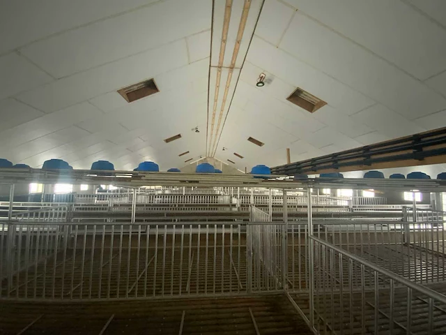 Golfplaat dak geïsoleerd met 940 mono zonnepanelen 310wp en 6x huawei omvormer - afbeelding 32 van  34
