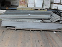 Golfplaten met zijstukken en nok-stukken. 26 platen met afmeting 100 x 300 cm. - afbeelding 1 van  3