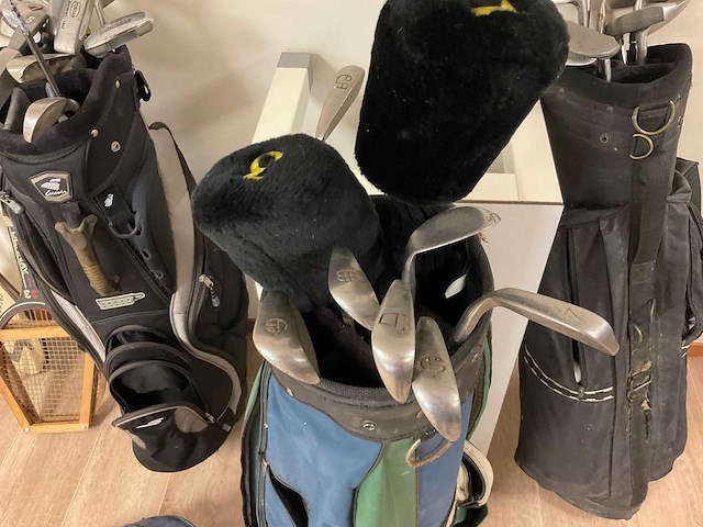 Golfsets 3x tennisrackets 3x en een paar oude schaatsen sheffield steal - afbeelding 4 van  5