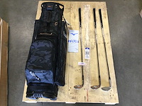 Golftas en 3 clubs en handschoenen - afbeelding 1 van  6