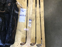 Golftas en 3 clubs en handschoenen - afbeelding 3 van  6