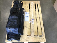 Golftas en 3 clubs en handschoenen - afbeelding 1 van  7