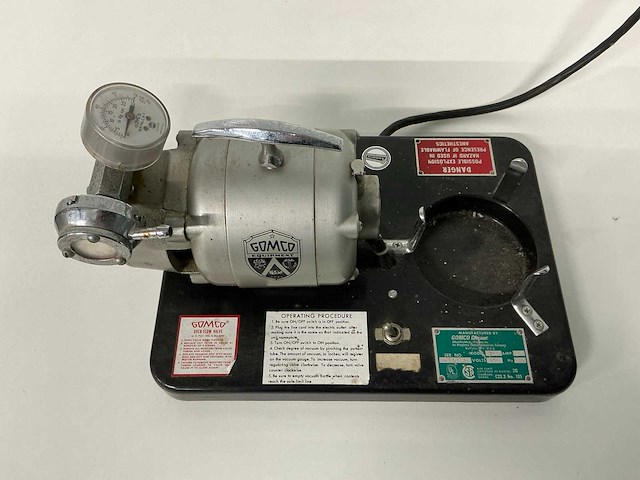Gomco - vacuüm pomp - afbeelding 1 van  3