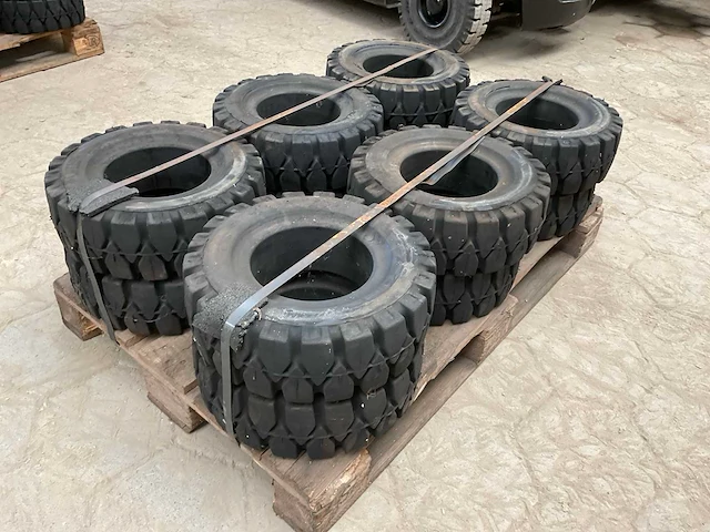 Gomysol 16x6x8 heftruck banden (12x) - afbeelding 3 van  5