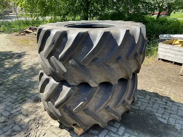 Good year str 800/65r32 tractorbanden (2x) - afbeelding 1 van  6