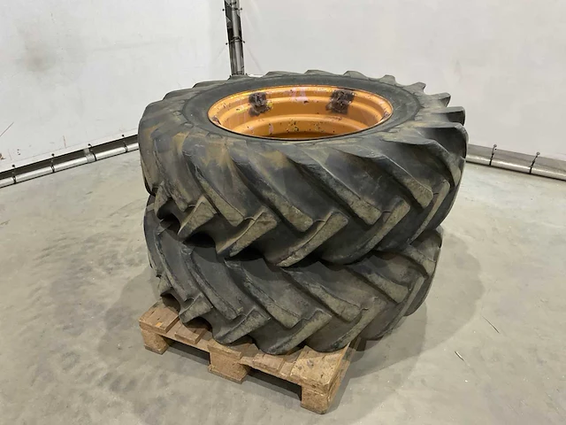 Good year tractor band (2x) - afbeelding 2 van  7
