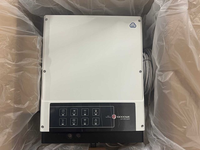 Goodwe + dyness - omvormer - 4.8 kw batterij t.b.v. energieopslag - afbeelding 2 van  8