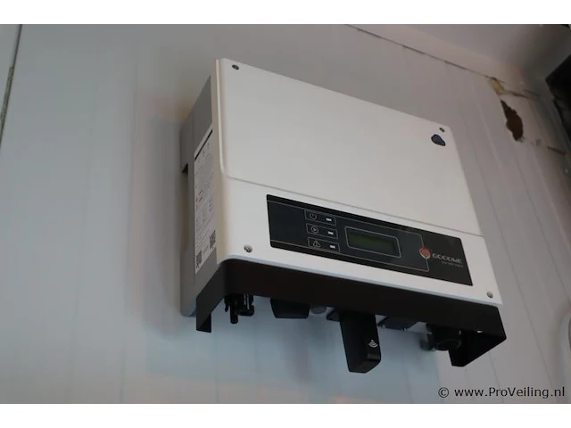 Goodwe gw 1000-ns grid tied pv inverter - afbeelding 1 van  4