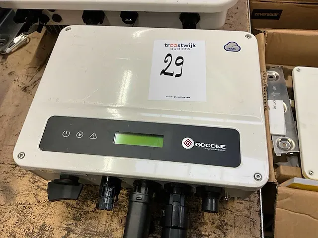 Goodwe gw2500-xs omvormer - afbeelding 2 van  5