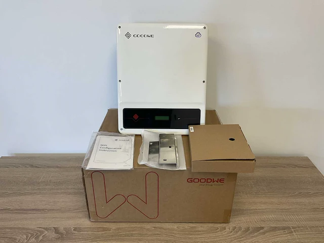 Goodwe gw5k-dt grid-tied pv inverter - afbeelding 1 van  7