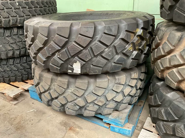 Goodyear banden (2x) - afbeelding 1 van  3
