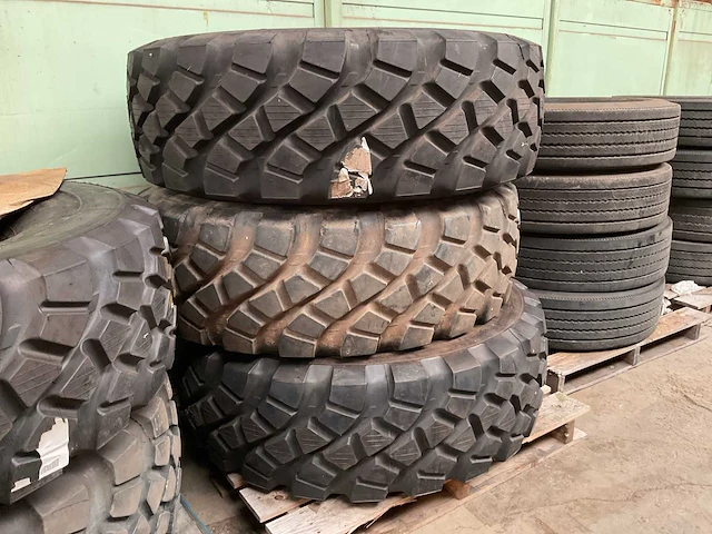 Goodyear banden (3x) - afbeelding 2 van  3
