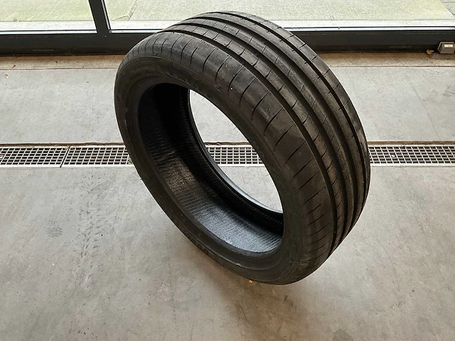 Goodyear "eagle f1" 245/40 r19 - afbeelding 1 van  7