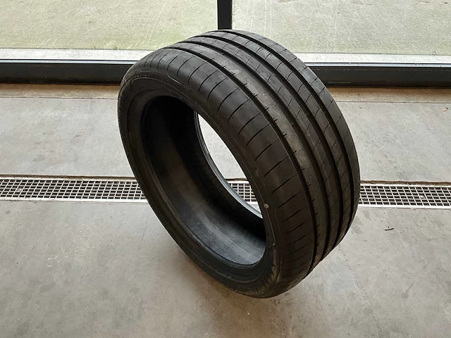 Goodyear "eagle f1" 275/35 r19 - afbeelding 1 van  7