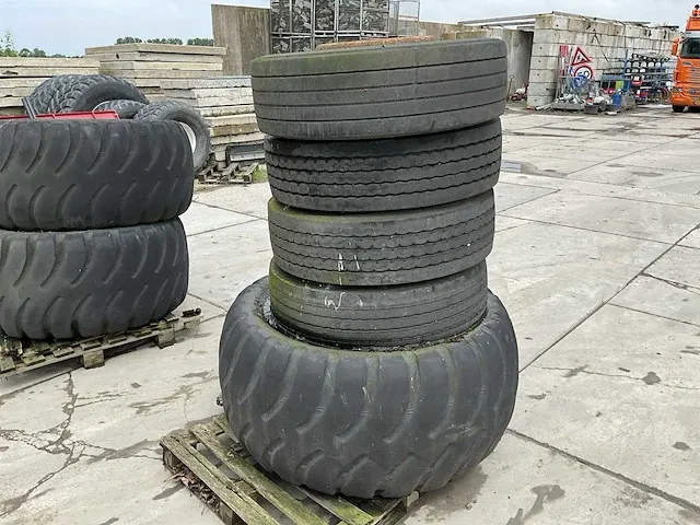 Goodyear gp-2a band, wiel en velg - afbeelding 11 van  17