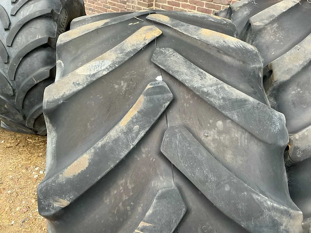 Goodyear optitrac dt 824 620/70r28 - afbeelding 4 van  5