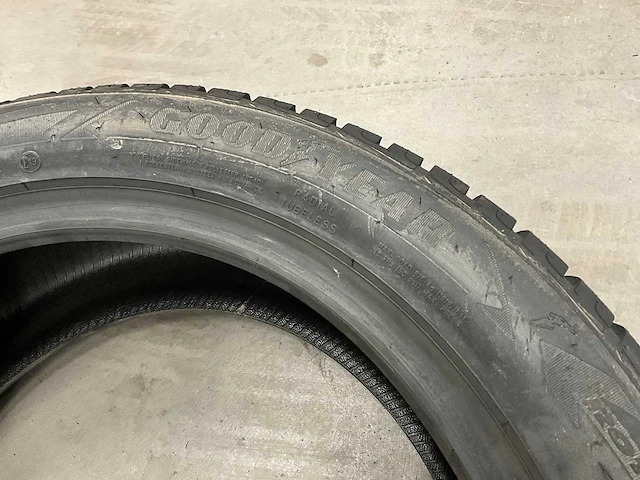 Goodyear "ultra grip" 235/50 r18 (4x) - afbeelding 5 van  7