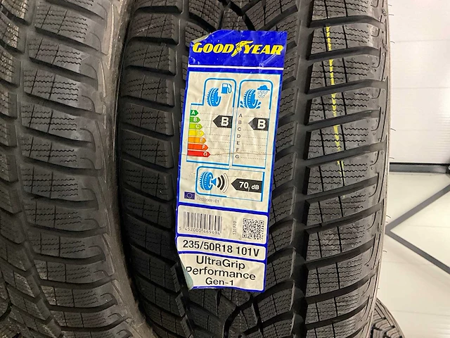 Goodyear "ultra grip" 235/50 r18 (4x) - afbeelding 6 van  7