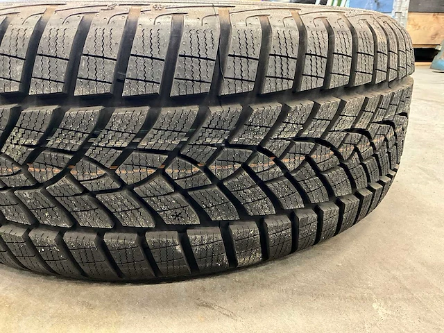 Goodyear "ultragrip" 205/50 r17 (2x) - afbeelding 3 van  4
