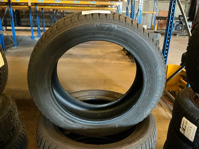 Goodyear ultragrip winterband 195/55r16 (4x) - afbeelding 2 van  4