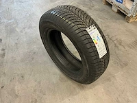 Goodyear "vector 4 seasons" 235/60 r17 - afbeelding 1 van  4