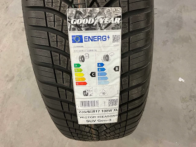 Goodyear "vector 4 seasons" 235/60 r17 - afbeelding 2 van  4