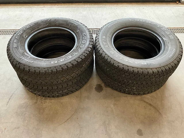 Goodyear "wrangler at/s" 205 r16 (4x) - afbeelding 1 van  9