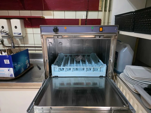 Goos - 500b - glazenvaatwasmachine op mobiel rvs onderstel - afbeelding 3 van  5