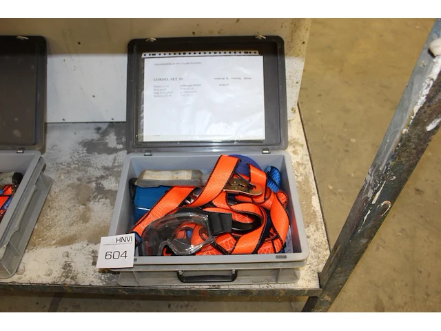 Gordelset ekman safety in kunststof koffer. - afbeelding 1 van  2