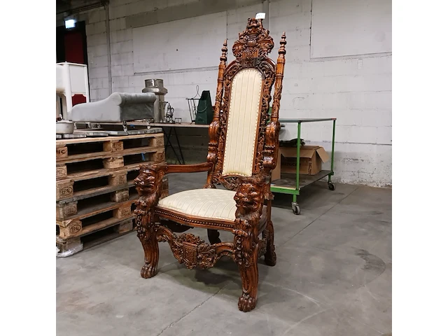 Gotische barok-stijl king & queen lion chair - afbeelding 1 van  16
