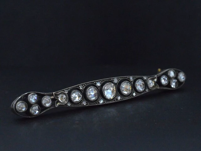 Goud en zilveren broche met diamanten - afbeelding 3 van  6
