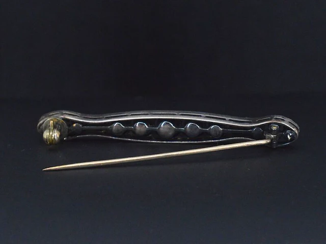 Goud en zilveren broche met diamanten - afbeelding 4 van  6