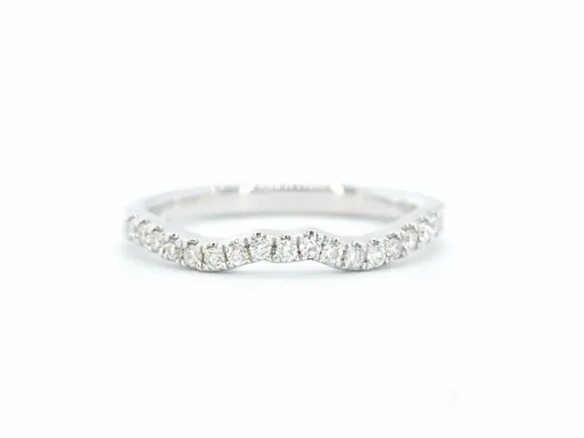 Gouden aanschuifring met diamanten - afbeelding 6 van  8