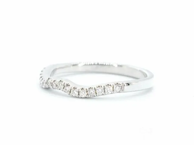 Gouden aanschuifring met diamanten - afbeelding 8 van  8
