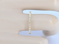 Gouden alliance ring met briljant geslepen diamant - afbeelding 2 van  10