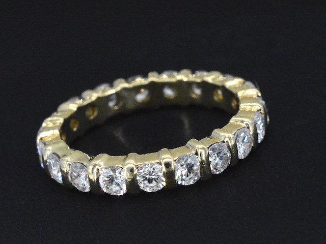 Gouden alliance ring met diamanten - afbeelding 2 van  6