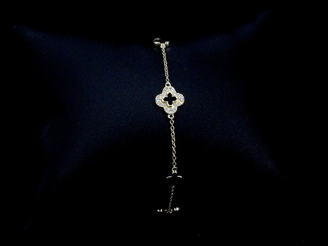 Gouden armband in klaver vier vorm met diamanten - afbeelding 7 van  10