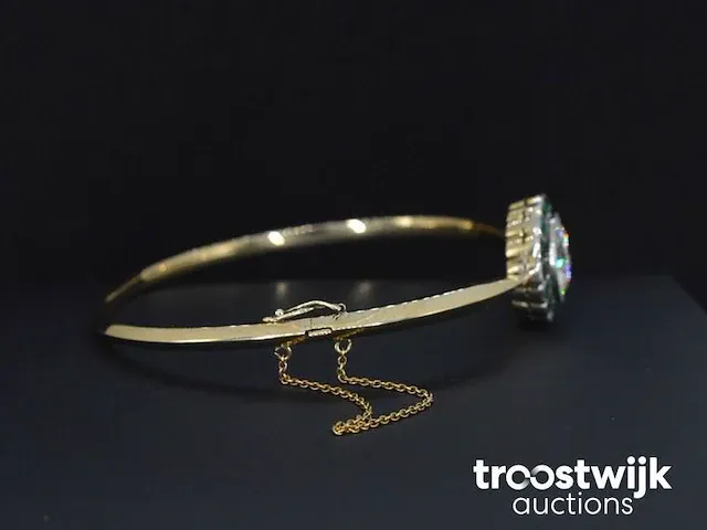 Gouden armband met diamanten en smaragden - afbeelding 4 van  4