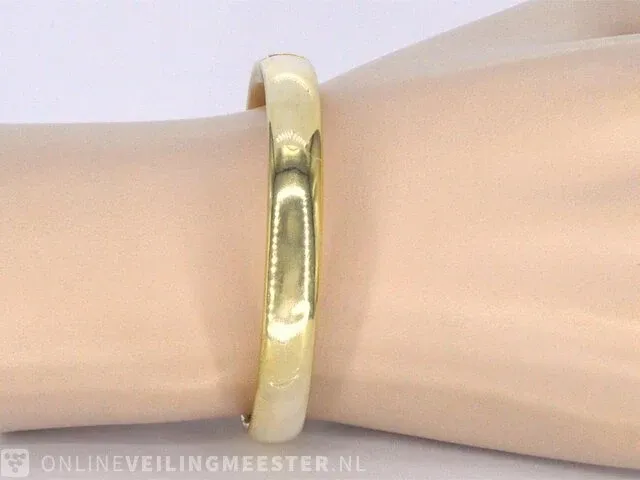 Gouden bangle armband - afbeelding 2 van  7