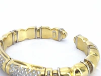 Gouden brede bangle armband met hoge kwaliteit aan diamanten - afbeelding 5 van  7